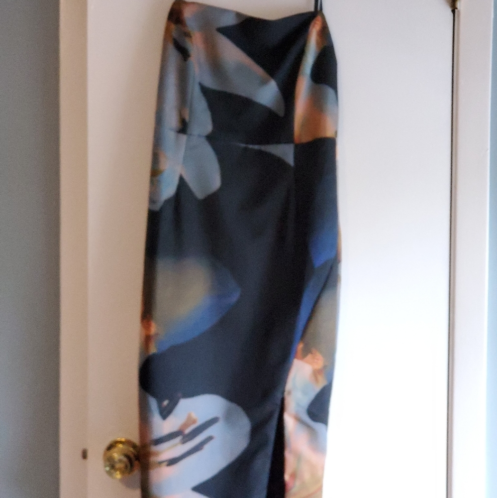 Midi dress with slit